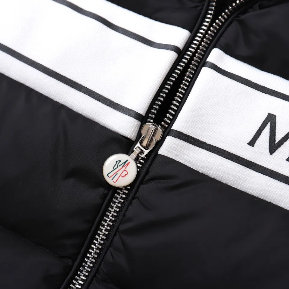 ~~F 324 Monclea C 19 90 Lightweight Premium ,Classic , Retro Classic LOGo ， ，M 90 ， ， 。 ❗️ ， , ， ！ ! , ! ! 90 ! , , !
